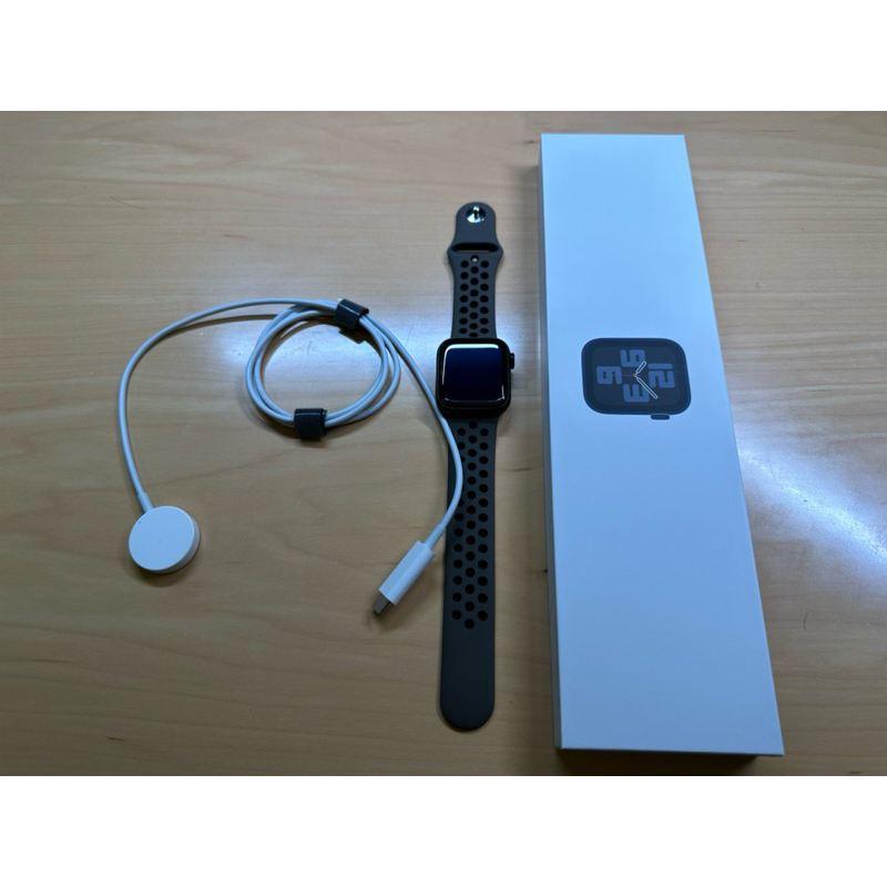 二手 (GPS) Apple Watch SE 二代 40mm 黑色