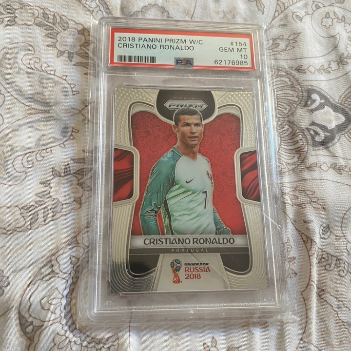 2018 Panini Prizm C羅 Ronaldo PSA10 足球球員卡