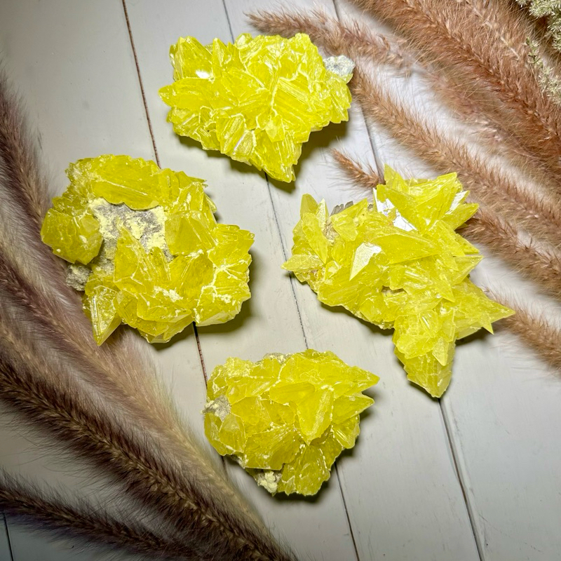 原礦 中國四川 自然硫/硫磺 共生方解石/水晶