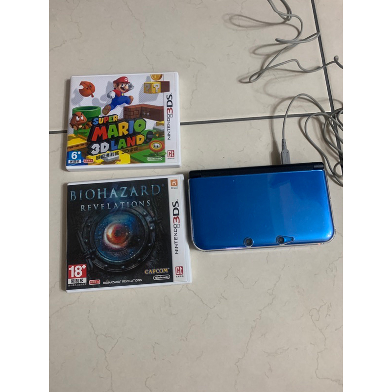 3DS 遊戲主機（中文版）+4片卡帶遊戲片