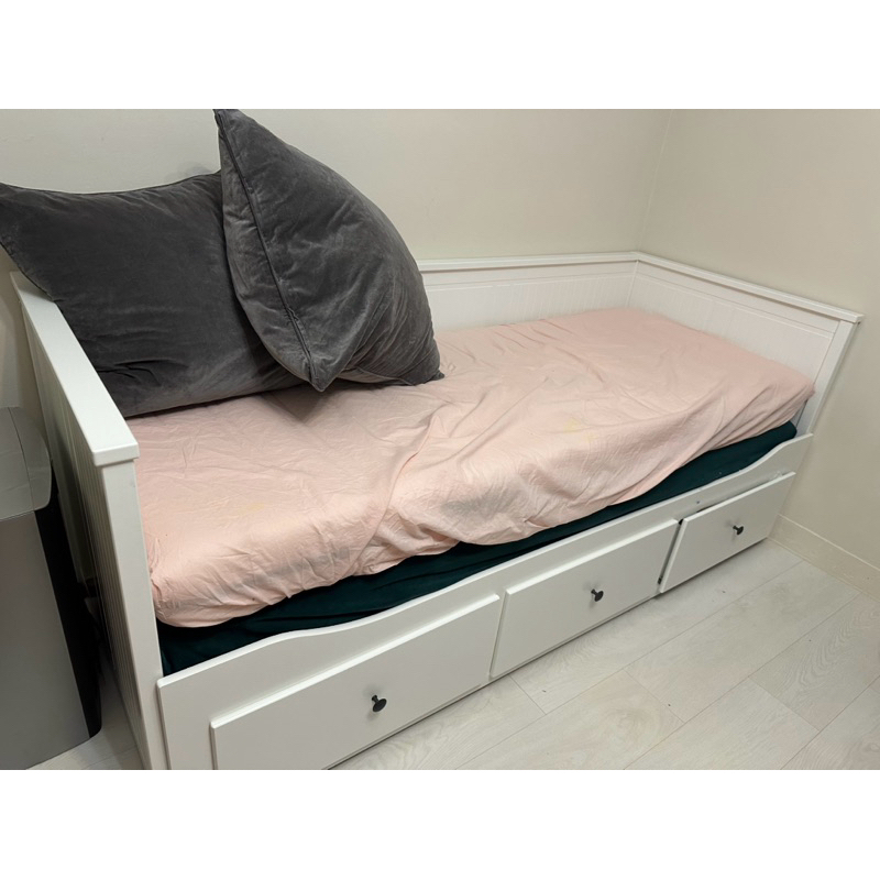 IKEA坐臥兩用床 另附兩張單人床墊床套及灰色靠枕