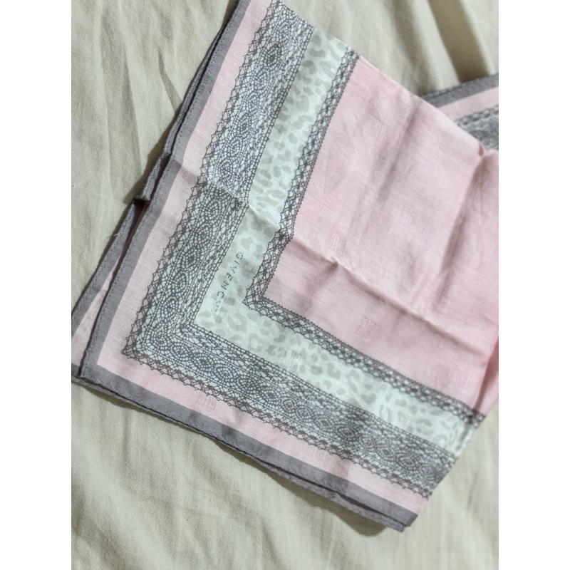 《二手商品》日本製 GIVENCHY方巾