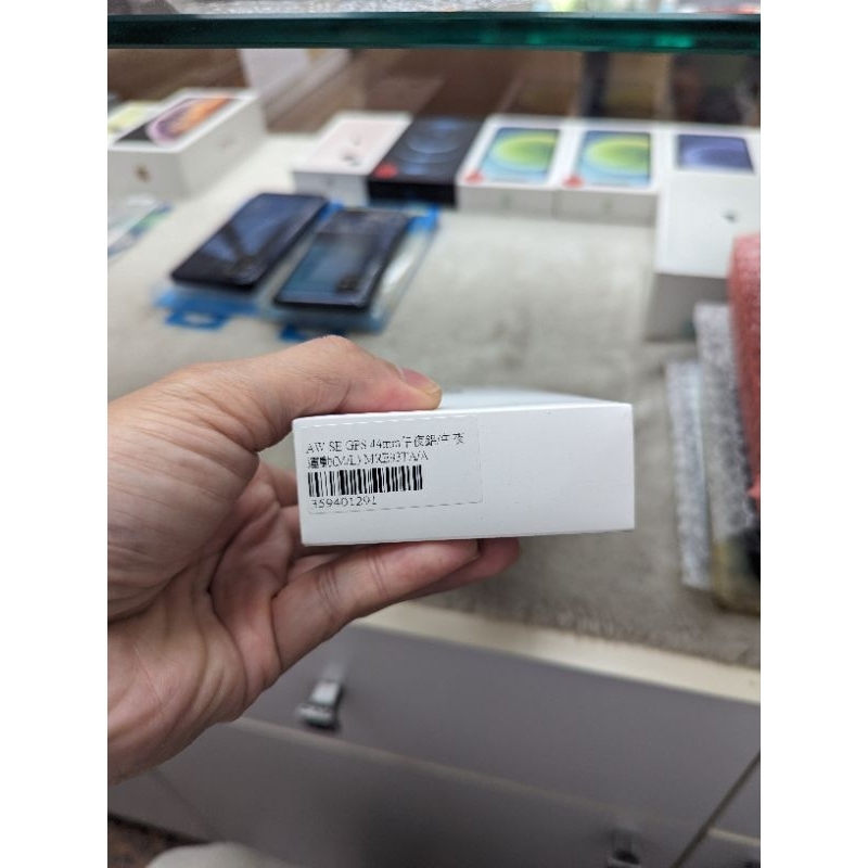 全新未拆盒裝Apple Watch SE2 2023 44MM A2723 GPS 午夜黑 中古二手舊機手機平板折抵貼換