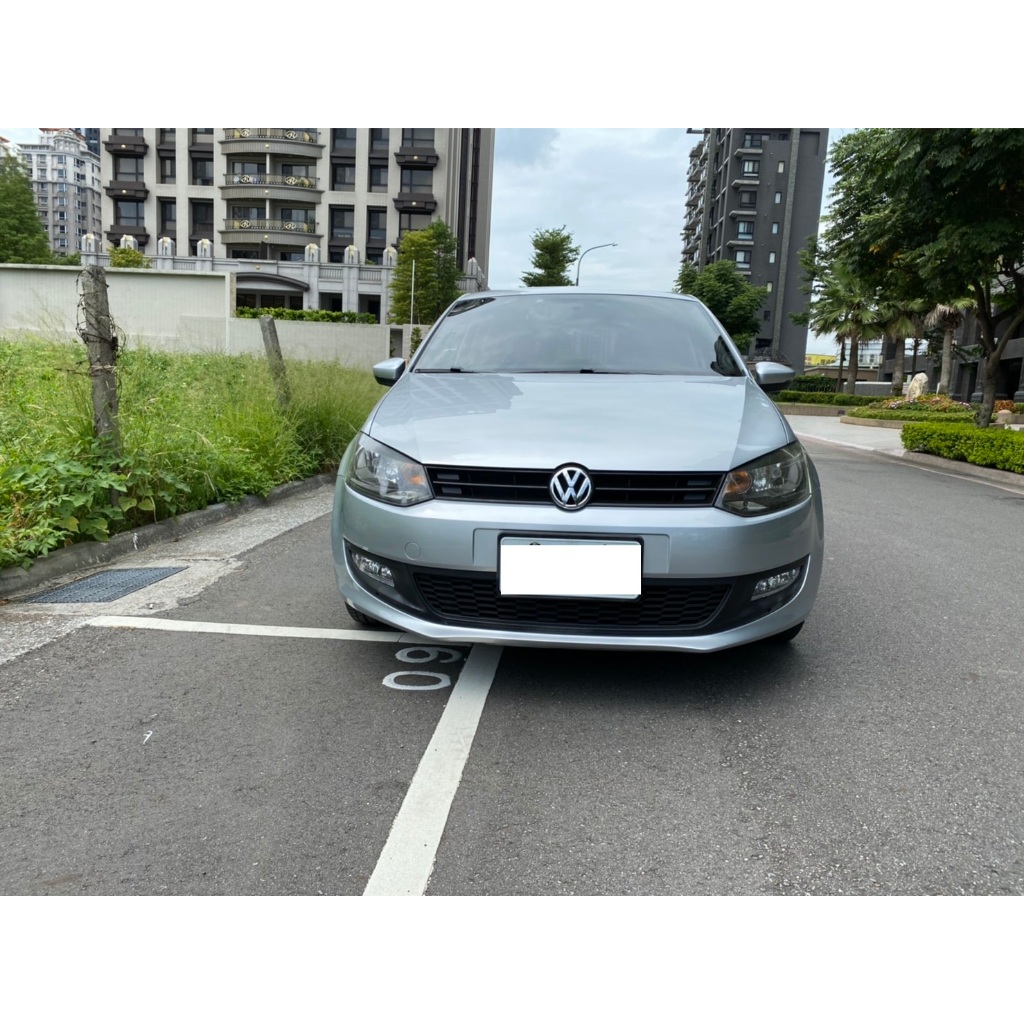 中古車 2012 福斯 POLO 銀色 跑五萬 五門 掀背車 專賣 國產 進口 轎車 代步 休旅車 旅行車