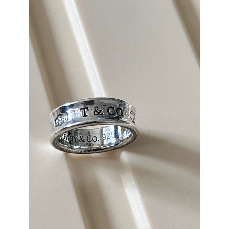 寬版1837系列 純銀戒指 (Tiffany 二手真品)戒指直徑1.8公分/戒寬0.6公分