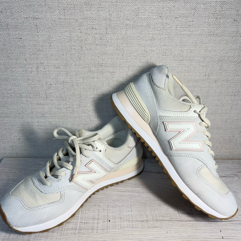 【二手/8成新】New Balance WL574SAY NB 574系列 淺粉白 米白 麂皮 復古鞋 休閒鞋 女鞋