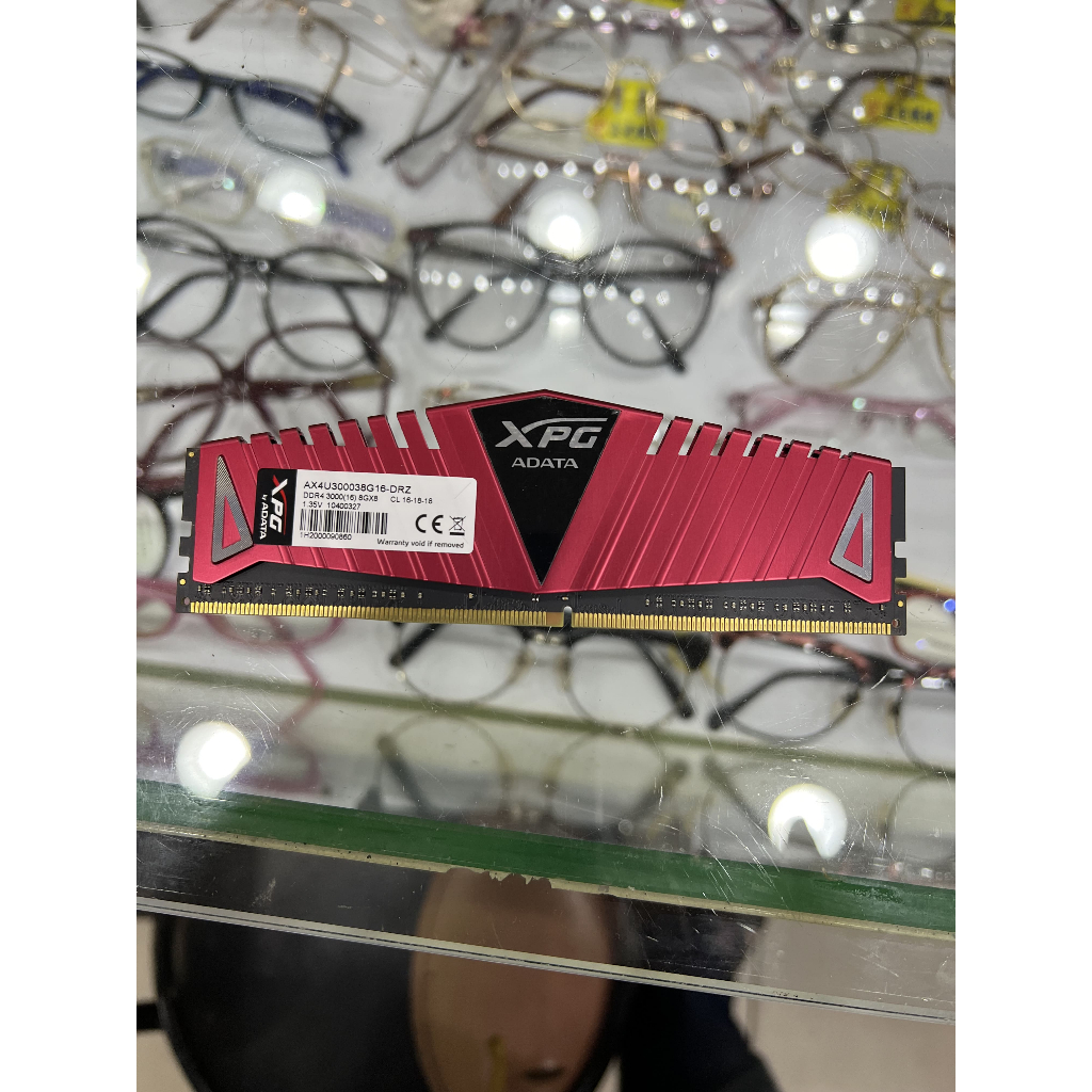 ADATA威剛XPG 8G DDR4 3000 桌機用超頻記憶體 AX4U300038G16-SRZ .