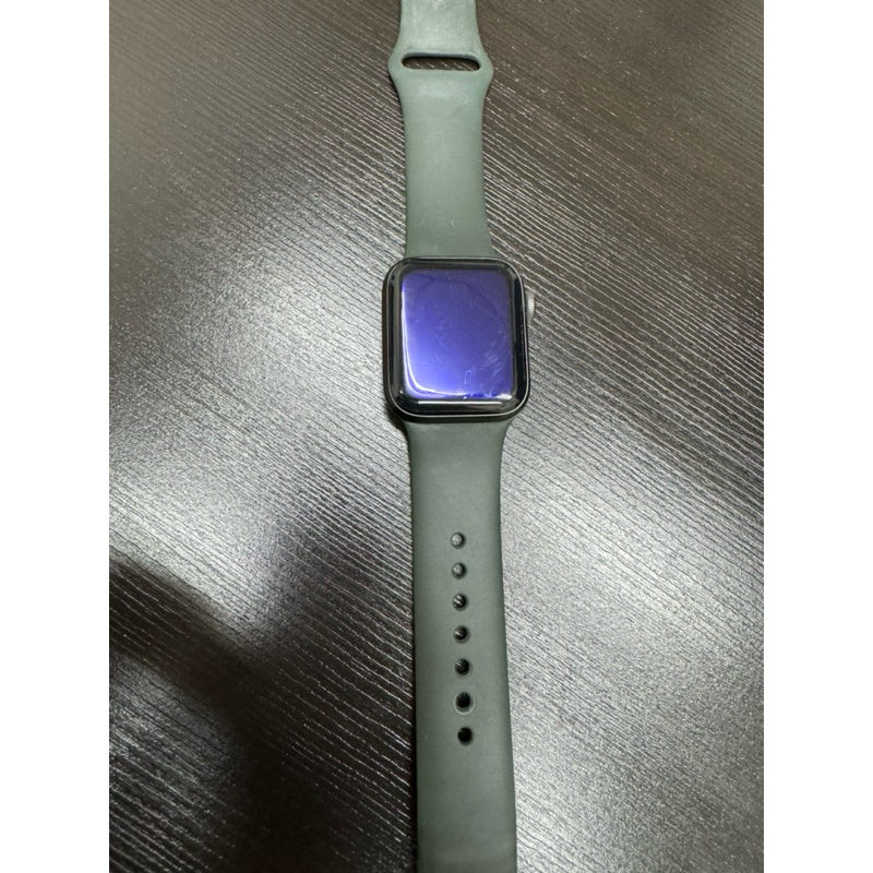 Apple Watch SE 40mm 太空灰色 外表極新 近9成新 台中可看貨況 附原廠盒及充電線