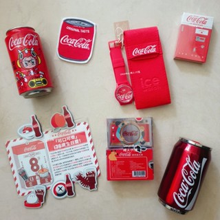 【現貨】CocaCola 可口可樂 硬殼包 零錢包 提袋 收納袋 撲克牌 保溫杯 存錢筒 徽章 貼紙 磁鐵 Coke