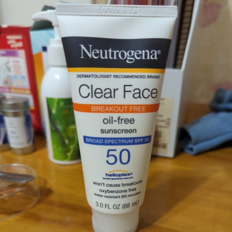 Neutrogena露得清防曬無油SPF50油痘肌適用