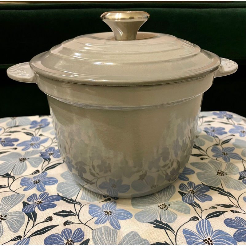 即將下架 Le creuset 鑄鐵鍋 窈窕鍋 18CM 迷霧灰［二手］