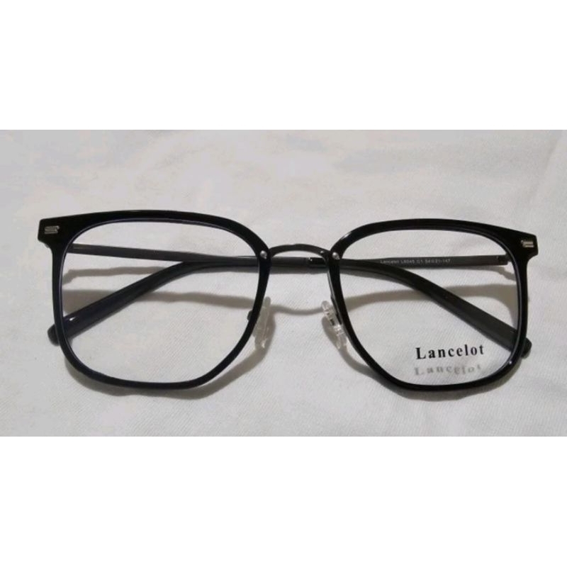 Lancelot 膠框光學眼鏡. 有鼻墊設計（型號：L6045）