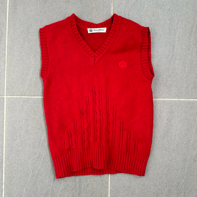 二手 GIOVANNI VALENTINO 吉梵尼 范侖鐵諾 專櫃品牌服飾童裝 毛衣背心 尺寸：115 產地：義大利🇮🇹