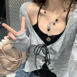 兩件式套裝 顯瘦 辣妹上衣 短版上衣 長袖上衣 長袖t恤 吊帶 辣妹套裝 綁帶上衣 收腰 韓版v領灰色露肚長袖 韓國上衣