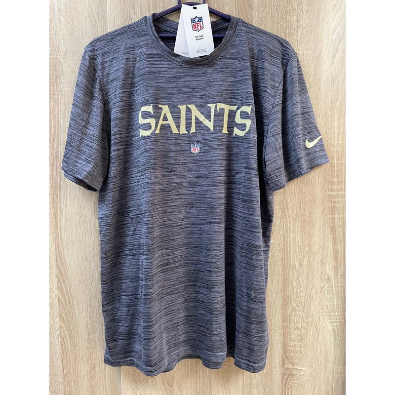 全新美版L號 NIKE NFL 紐奧良聖徒隊男款短袖訓練上衣Nike Men's New Orleans Saints