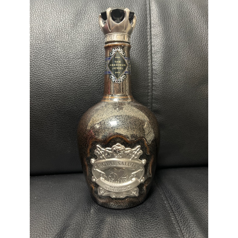 😊皇家禮炮32年珍藏寶石威士忌空酒（含軟木塞）沒有盒子500ml