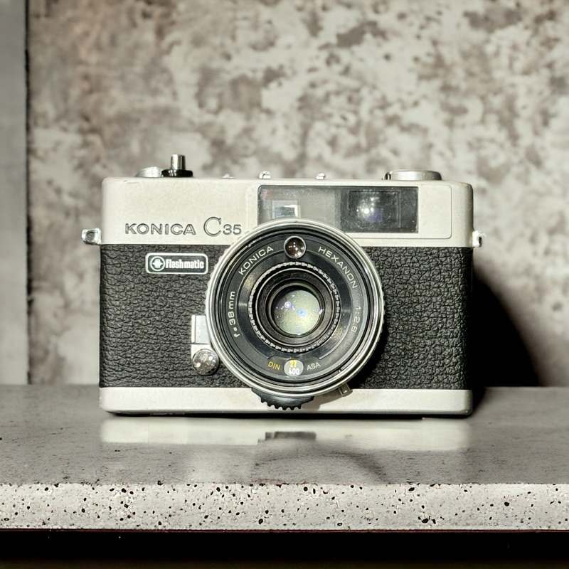 經典收藏 135底片 文青風格 Konica C35 Flashmatic 底片相機 整體八成新 實拍。