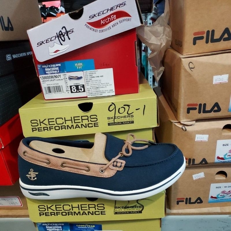 Skechers帆布鞋原價2690優惠1900元尺寸23到25.5