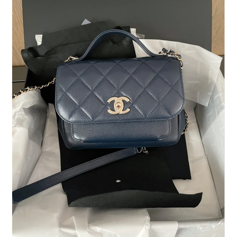 【𝐂𝐚𝐬𝐞𝐬】Chanel｜香奈兒 Business affinity 深藍色手柄郵差包小號 斜背包 精品代購 歐洲代購