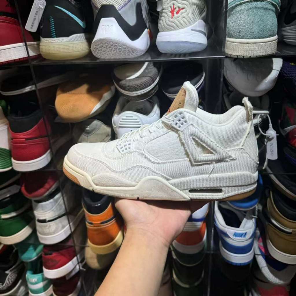 《二手寄賣》Levis x Air Jordan 4 白 US11.5 原盒配件齊全 右腳側面輕微污漬