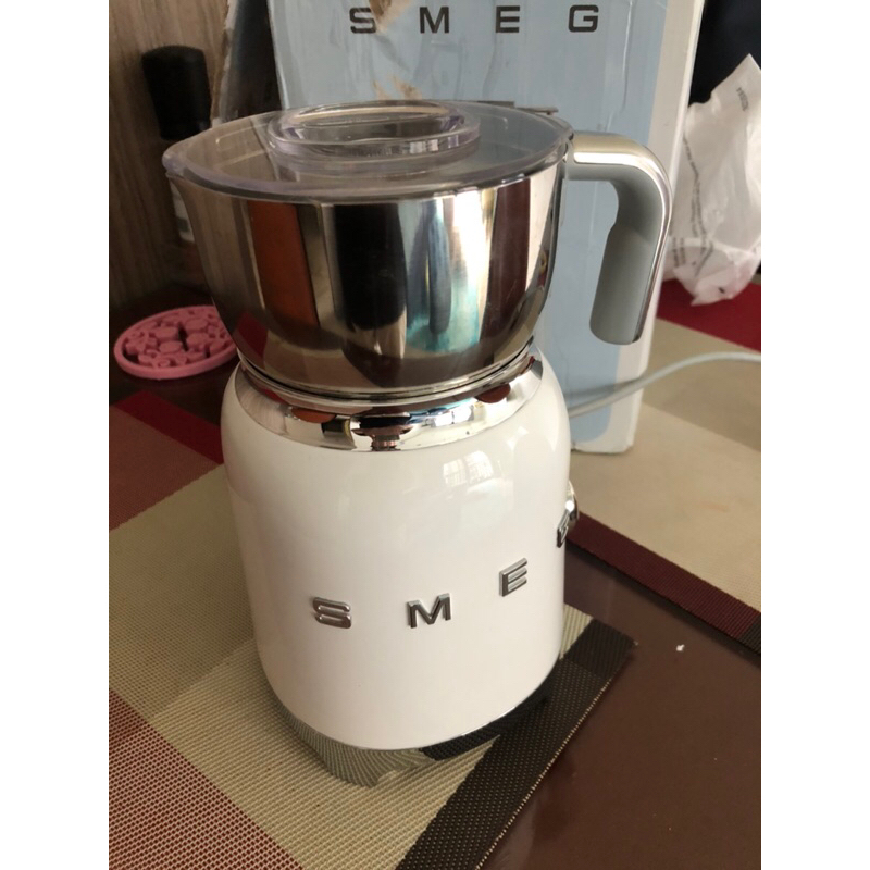 二手SMEG 冰、熱奶泡機，白色，台灣電壓使用