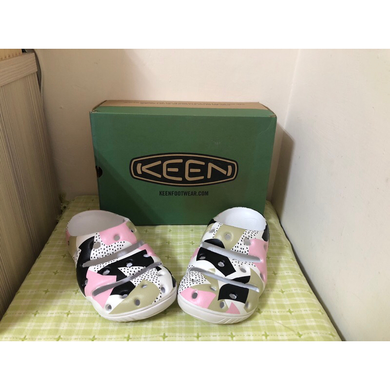 (全新未拆）KEEN x atmos Yogui Arts 輕量化護趾拖鞋 男 US10