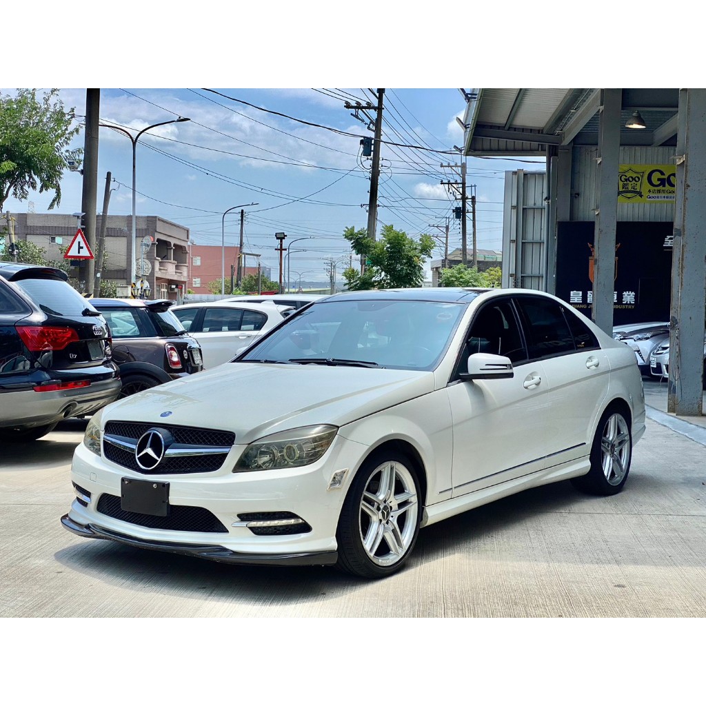 2011 Benz C300 3.0 白#可全額貸 #超額貸 #車換車結清#強力過件99%