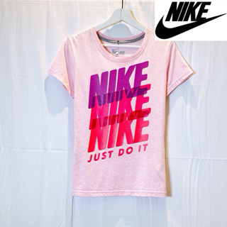 便宜到很蝦👍全新NIKE 文字LOGO休閒合身短袖圓領T恤🎀🎀百褶短裙 棉褲 緊身褲 瑜珈 運動背心 壓力褲