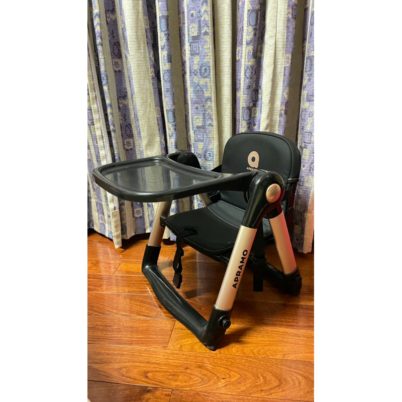英國 Apramo Flippa可攜式兩用兒童餐椅/摺疊餐椅-魔法黑金典藏款 （附收納提袋&amp;餐椅坐墊&amp;防掉帶）
