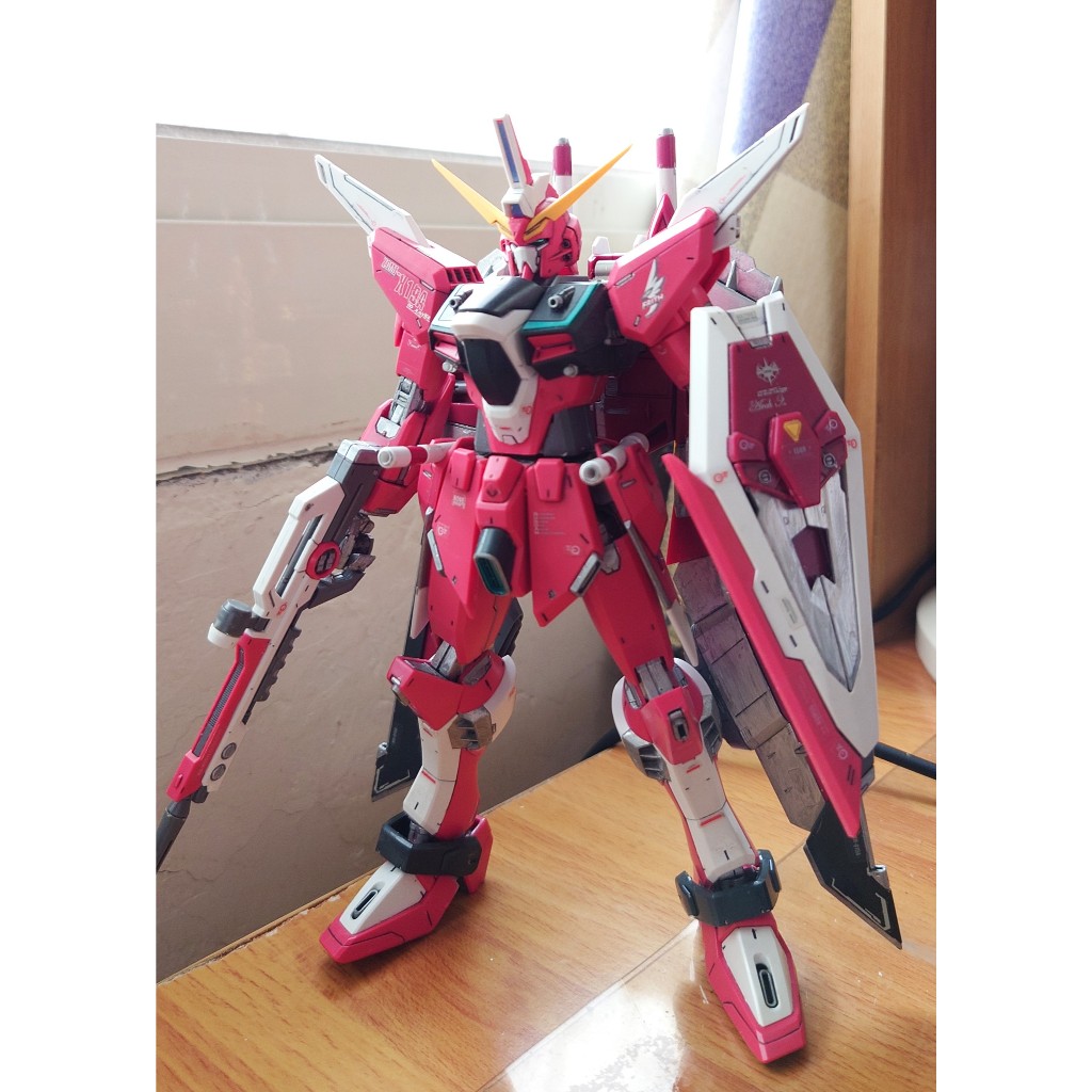 BANDAI MG 1/100 無限正義鋼彈 鋼彈SEED Destiny 塗裝收藏品