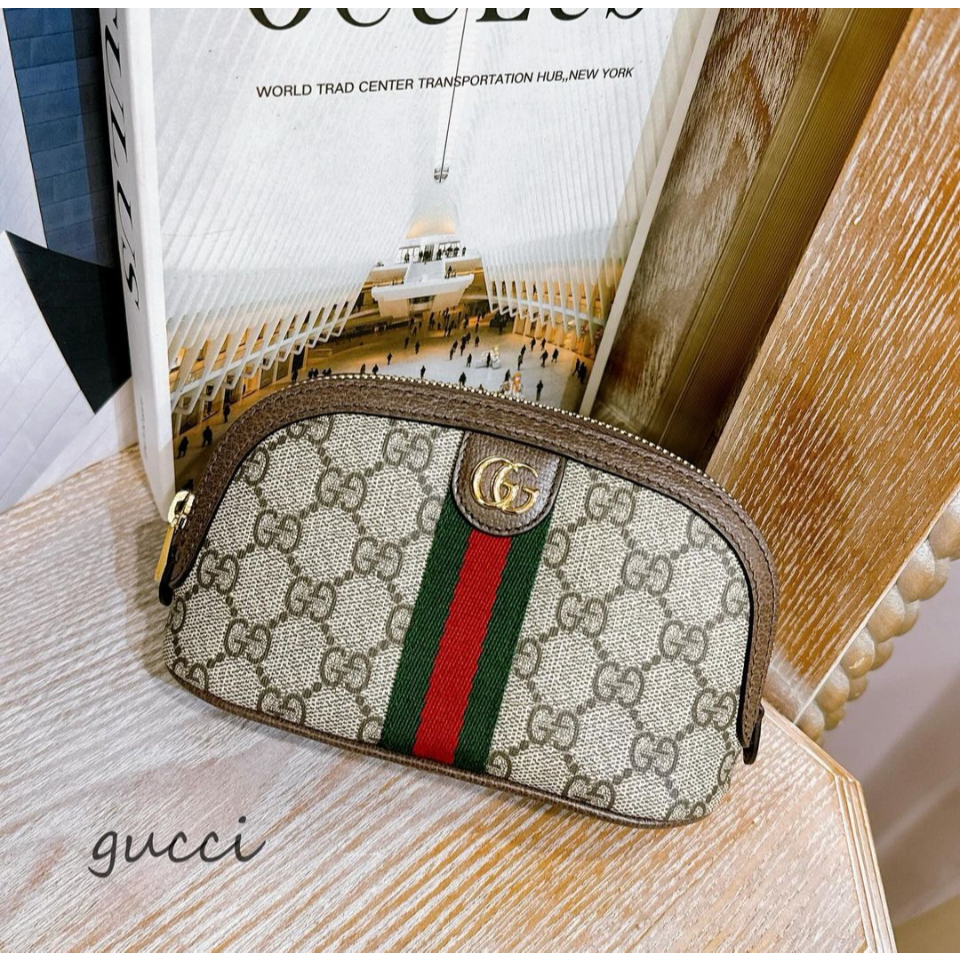 二手旗艦 Gucci 咖啡色 PVC 拉鍊 OPHIDIA 綠紅織帶 化妝包 (中友店)