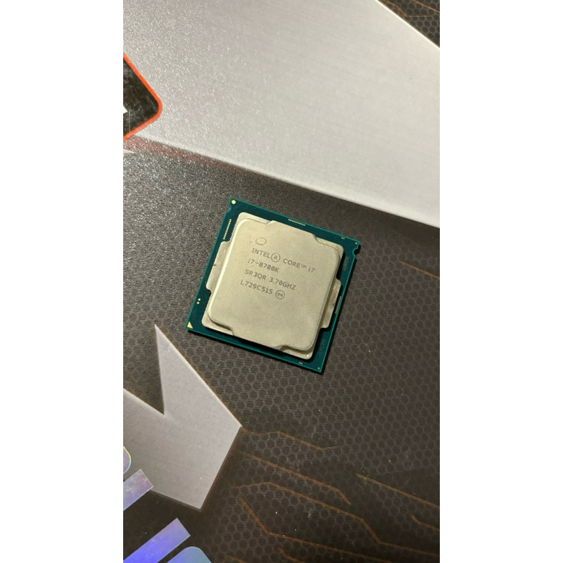 Intel i7-8700K 原盒還在