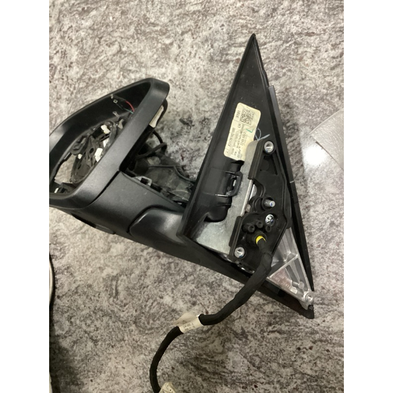 賓士W247(GLB)左後視鏡主體8+10線功能正常二手件