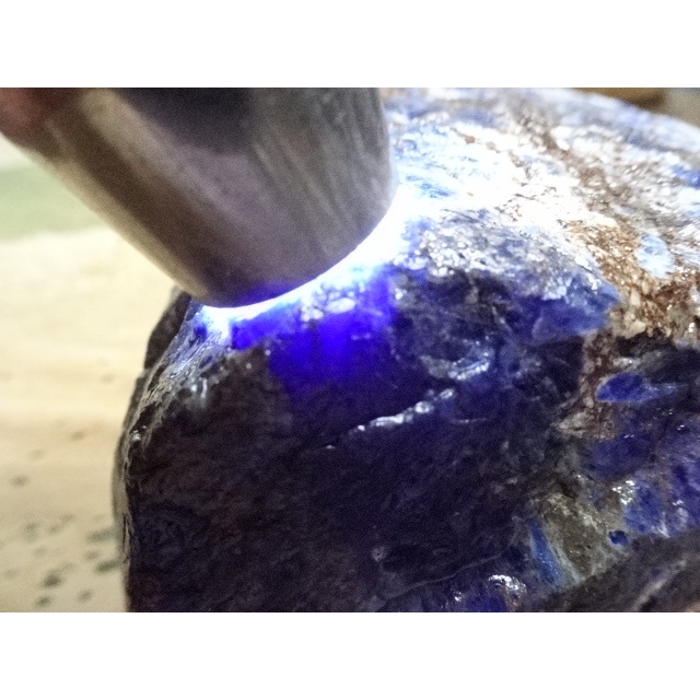 《藍金寶石玉石批發區〉→〈原石系列〉→天然優色南非藍寶石原礦〈1480公克〉→BT8872