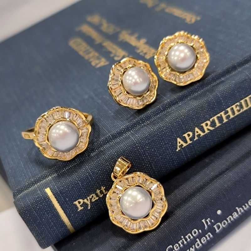 優雅V ❤️ 英國帶回英國Harrods天然珍珠宮廷花朵設計925純銀蕾絲戒指施華洛世奇水晶指圈