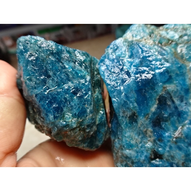 《藍金寶石玉石批發區》→〈原石系列→天然清透天空藍藍寶石原礦一公斤〈1000克〉—A1100