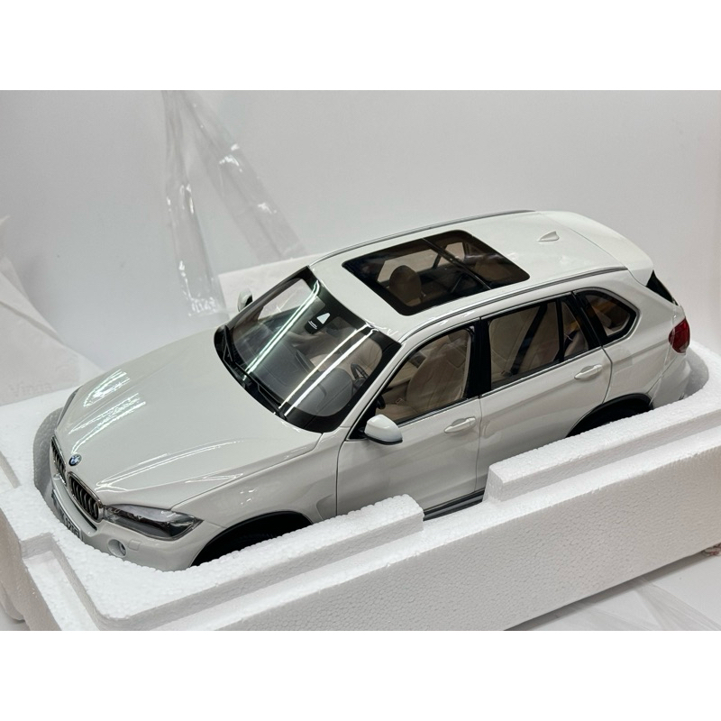 《模王》 2012 BMW X5 白色 合金車 比例 1/18 車長27公分 Paragon
