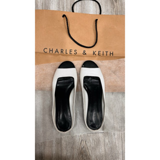 二手小ck白色夏天涼鞋——附紙袋，38號，鞋跟3公分，原價1100，Charles & Keith