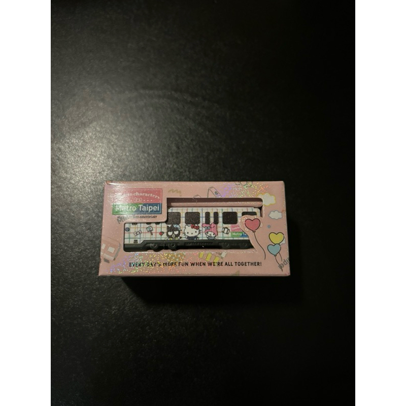 🌟現貨🌟三麗鷗Hello Kitty彩繪列車3D造型悠遊卡.台北捷運Hello Kitty50週年彩繪列車造型悠遊卡.