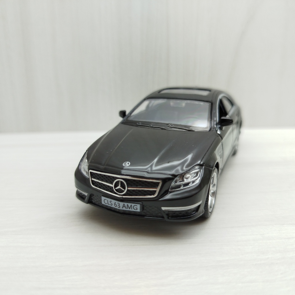 宅米吉 全新現貨~1:36賓士BENZ CLS 63 AMG黑色 合金 模型車 玩具 迴力 兒童 生日 禮物 收藏 擺飾