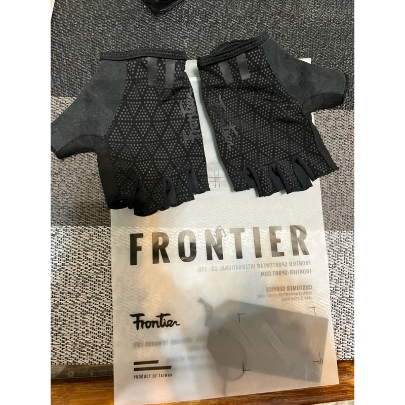 Frontier手套、官網所購入
