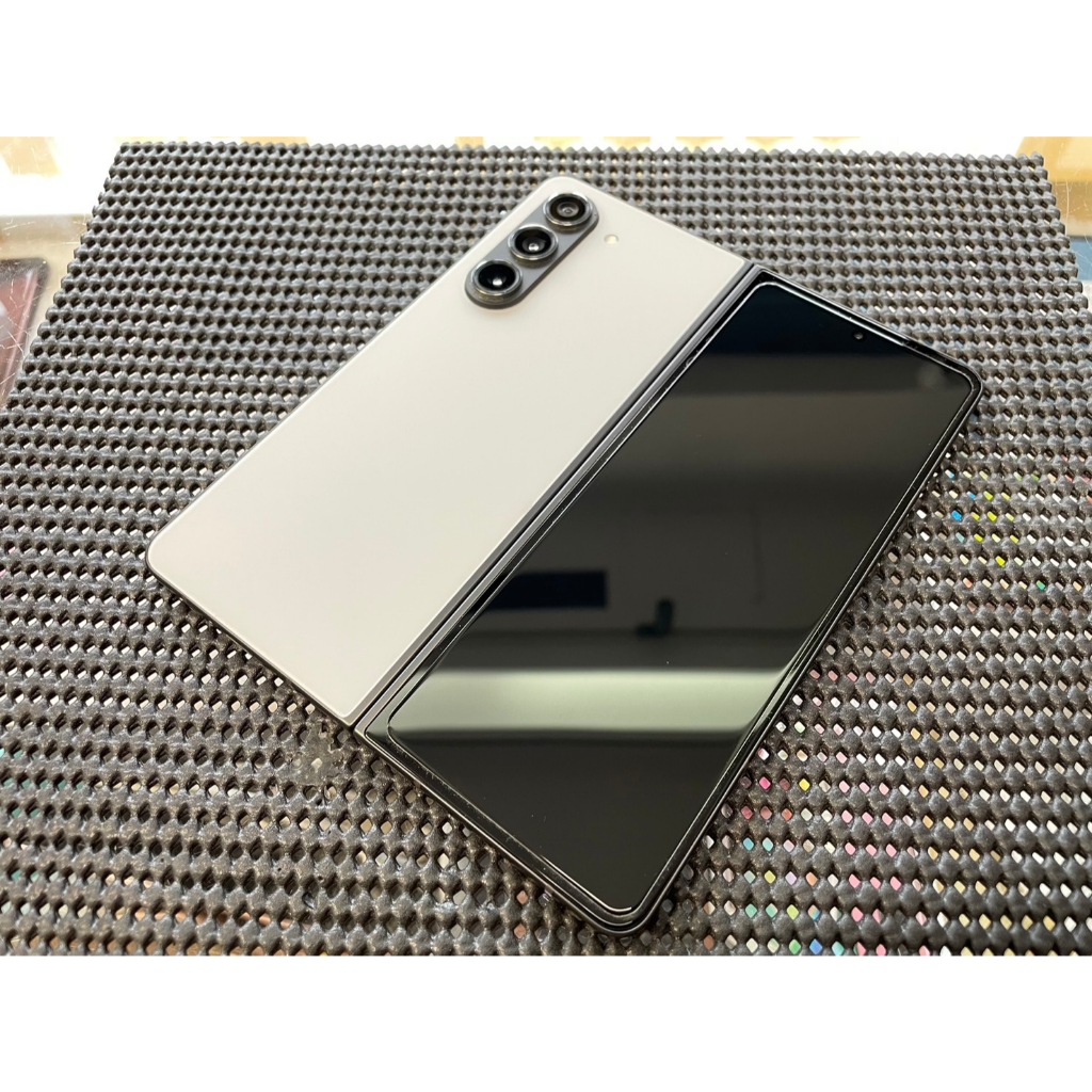 奇機通訊(巨蛋店)售二手- SAMSUNG Galaxy Z Fold5 256G 原廠保固20250810