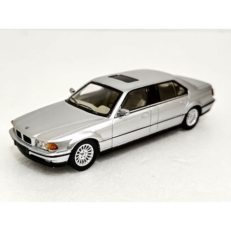 （現貨) DCM 1/64 BMW 7系列 E38 銀色 98-01 後期款