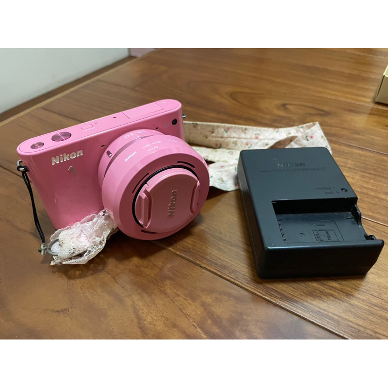 二手微單眼Nikon 1 J1 +10-30mm，粉色