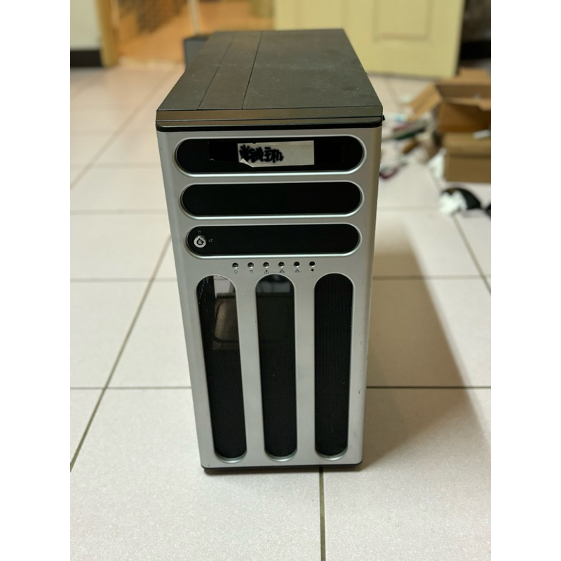 二手asus 伺服器機TS300 詳情請看商品描述