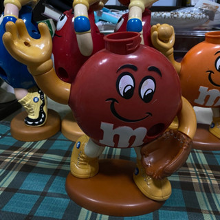 M&M’s巧克力紅色棒球投手糖果機mms 企業娃娃企業寶寶企業商標收藏早期懷舊復古柑仔店玩偶玩具大同寶寶存錢桶存錢筒