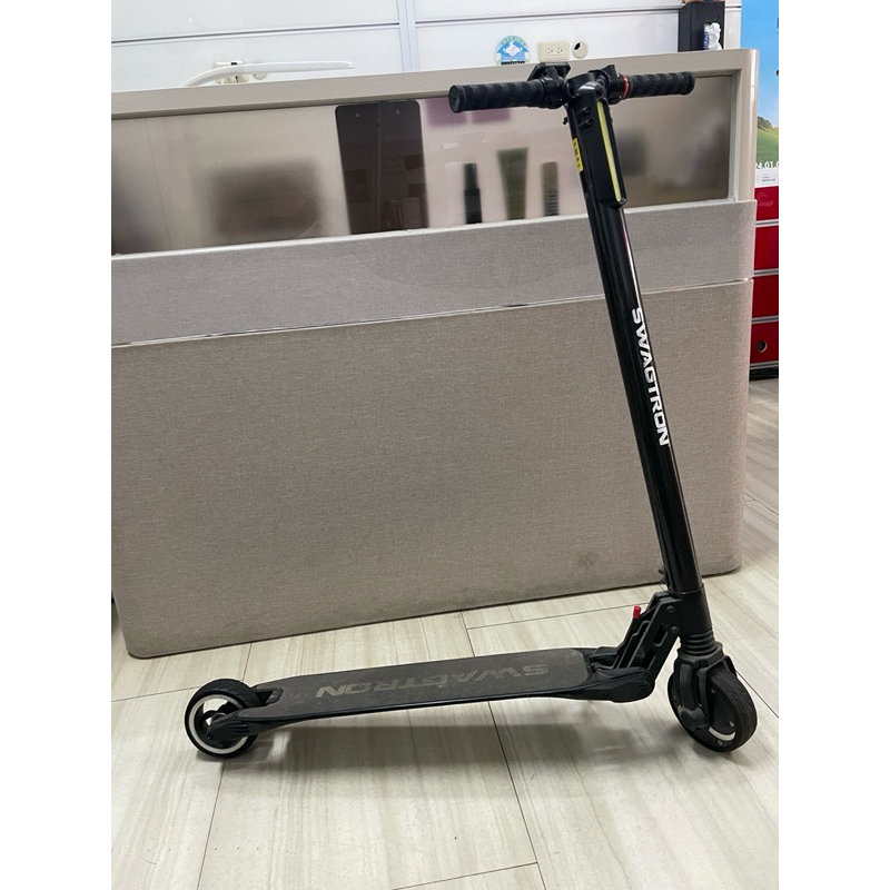 SWAGTRON 電動滑板車(7成新