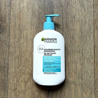 法國製 Garnier Moisturizing Facial Cleanser 卡尼爾玻尿酸保濕潔面乳 新品