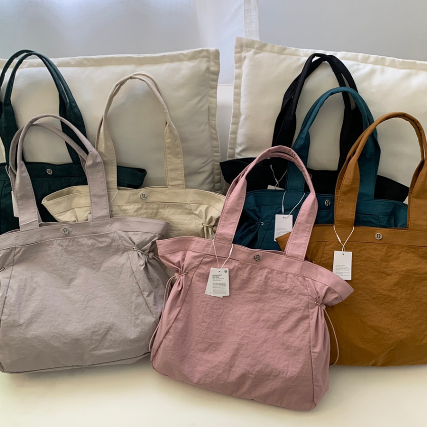 【other more 特選潮流】加拿大運動品牌 LULULEMON  6色運動休閒單肩瑜伽包18L