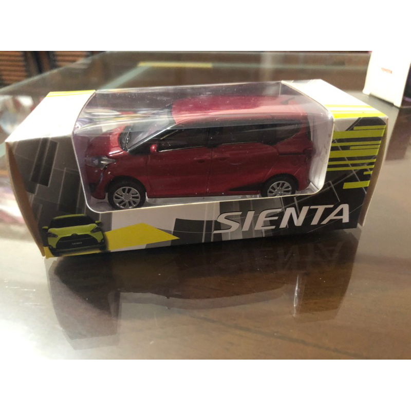 TOYOTA SIENTA 1:43 1/43原廠模型車